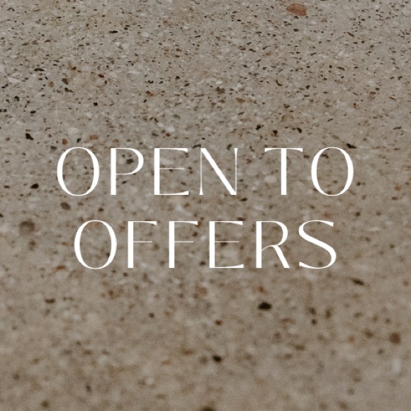 🤍 - Picture 1 of 1